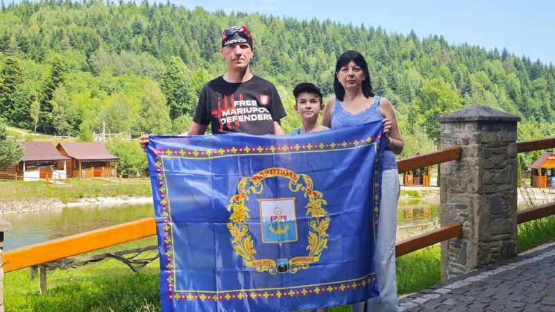 💔«Ще не всі вдома»: Маріупольці виходять на підтримку військовополонених! 💔«Ще не всі вдома»: Маріупольці виходять на підтримку військовополонених!