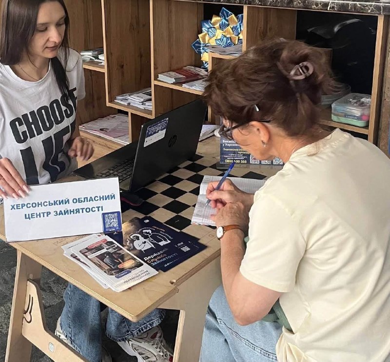 Координаційний центр «Вільні разом» у Миколаєві продовжує всебічно допомагати переселенцям з Херсонщини Координаційний центр «Вільні разом» у Миколаєві продовжує всебічно допомагати переселенцям з Херсонщини