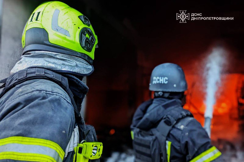 🔥Дніпропетровщина: внаслідок російської атаки загинув чоловік
Вночі росіяни атакували три райони області. 🔥Дніпропетровщина: внаслідок російської атаки загинув чоловік
Вночі росіяни атакували три райони області.