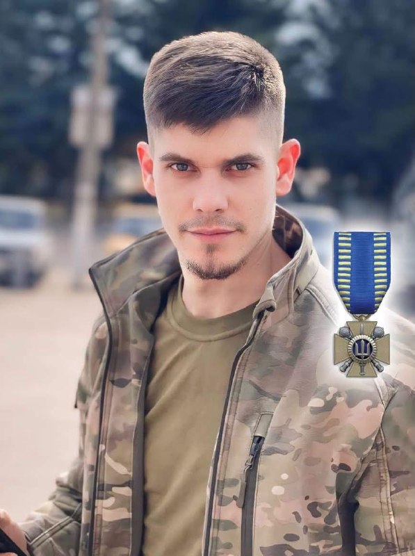 Загиблого захисника з Луганщини Дмитра Радича посмертно нагородили «Лицарським хрестом» Загиблого захисника з Луганщини Дмитра Радича посмертно нагородили «Лицарським хрестом»