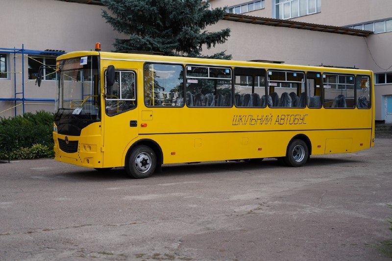 Продовжую відвідувати школи перед стартом нового навчального року.
Продовжую відвідувати школи перед стартом нового навчального року.