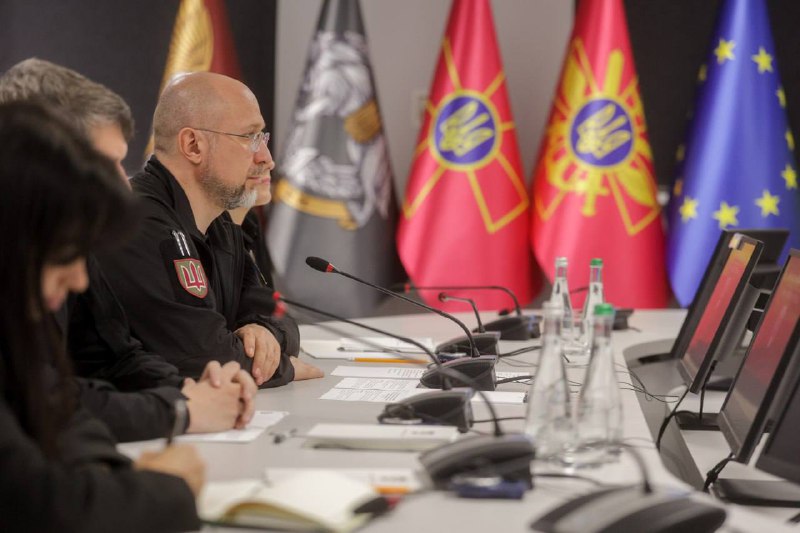 🇺🇦🇳🇱 Був радий зустрітися з лідером Альянсу зелених та лейбористів у Палаті представників Нідерландів Франсом Тіммермансом.
Пан Тіммерманс 🇺🇦🇳🇱 Був радий зустрітися з лідером Альянсу зелених та лейбористів у Палаті представників Нідерландів Франсом Тіммермансом.
Пан Тіммерманс