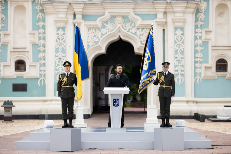 🇺🇦 У День Конституції державними нагородами відзначили героїв-рятувальників. 🇺🇦 У День Конституції державними нагородами відзначили героїв-рятувальників.