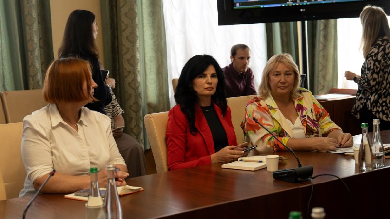 Напередодні 1 вересня провели нараду з головами громад щодо готовності освітньої галузі області до нового навчального року Напередодні 1 вересня провели нараду з головами громад щодо готовності освітньої галузі області до нового навчального року