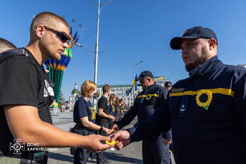 ДСНС вшановує героїв, які віддали життя за Україну. Сьогодні підрозділи ДСНС по всій країні долучилися до акції «Служба ДСНС вшановує героїв, які віддали життя за Україну. Сьогодні підрозділи ДСНС по всій країні долучилися до акції «Служба