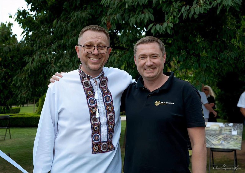 Щиро вітаю з 50-річчям Єпископа-помічника Львівської архиєпархії УГКЦ – Владику Володимира Груцу. Щиро вітаю з 50-річчям Єпископа-помічника Львівської архиєпархії УГКЦ – Владику Володимира Груцу.