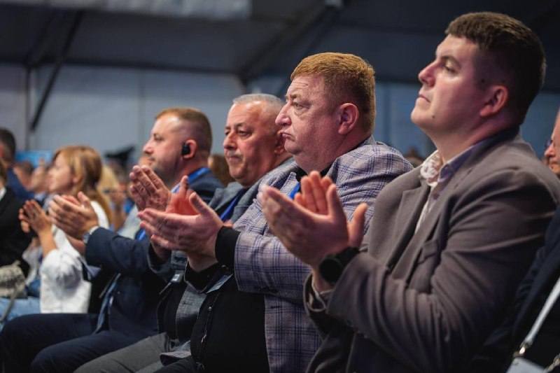 🔹Беру участь у першому Карпатському саміті, який стартував під головуванням Президента України Володимира Зеленського. 🔹Беру участь у першому Карпатському саміті, який стартував під головуванням Президента України Володимира Зеленського.