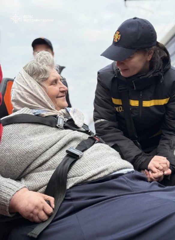 🚆30 літніх людей з інвалідністю, підопічних геріатричного пансіонату, зустріли рятувальники Житомирщини 🚆30 літніх людей з інвалідністю, підопічних геріатричного пансіонату, зустріли рятувальники Житомирщини