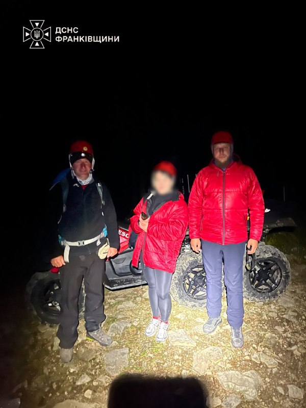 ⛰️У Карпатах на Франківщині рятувальники транспортували тіло загиблого чоловіка з гори Хом’як!
Чоловіку стало зле, і він втратив свідомість ⛰️У Карпатах на Франківщині рятувальники транспортували тіло загиблого чоловіка з гори Хом’як!
Чоловіку стало зле, і він втратив свідомість