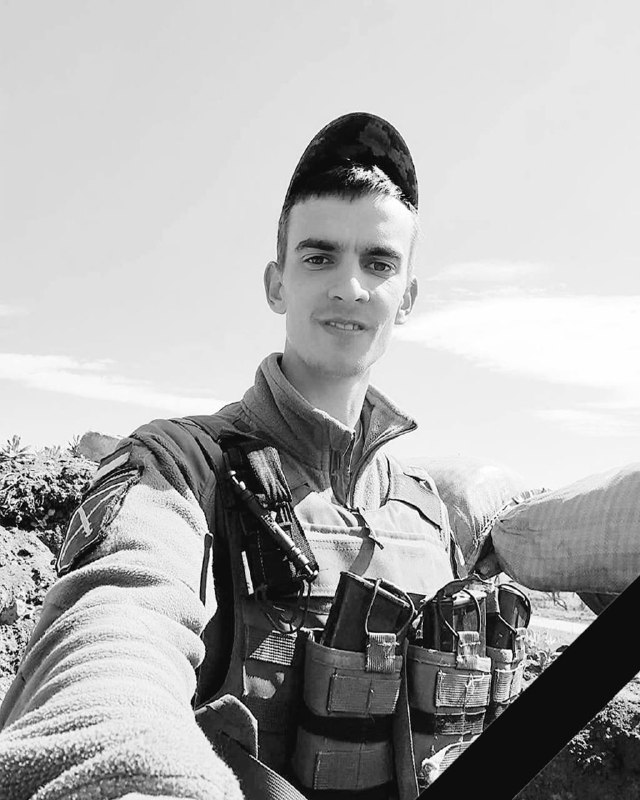 Щоденно о 9 годині – загальнонаціональна хвилина мовчання. Зупиніться, де б ви не були Щоденно о 9 годині – загальнонаціональна хвилина мовчання. Зупиніться, де б ви не були