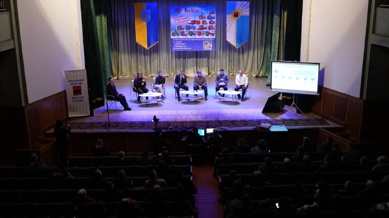 Сьогодні в Коростишеві разом із керівниками громад, представниками Укрексімбанку та керівництвом харківського... Сьогодні в Коростишеві разом із керівниками громад, представниками Укрексімбанку та керівництвом харківського...