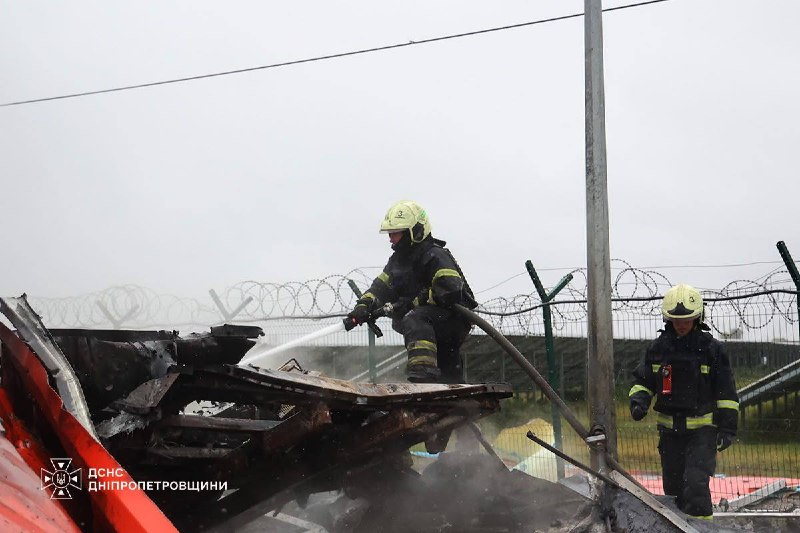 #Дніпропетровщина: рятувальники ліквідували наслідки російських обстрілів #Дніпропетровщина: рятувальники ліквідували наслідки російських обстрілів