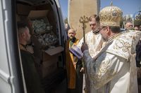 Блаженніший Святослав освятив паски для військових