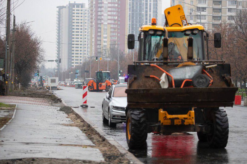 Перевірив, як триває капітальний ремонт Харківського шосе. Розпочали його у листопаді Перевірив, як триває капітальний ремонт Харківського шосе. Розпочали його у листопаді