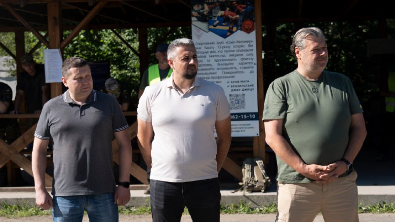 Сьогодні на Житомирщині відбувся стрілецький турнір, який об'єднав 35 учасників із Житомирської, Київської та Хмельницької областей Сьогодні на Житомирщині відбувся стрілецький турнір, який об'єднав 35 учасників із Житомирської, Київської та Хмельницької областей