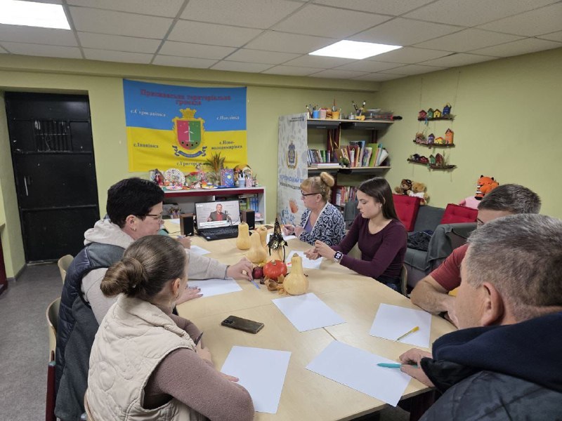 Координаційний центр «Вільні разом» у Дніпрі продовжує надавати всебічну допомогу родинам з Херсонщини. Координаційний центр «Вільні разом» у Дніпрі продовжує надавати всебічну допомогу родинам з Херсонщини.