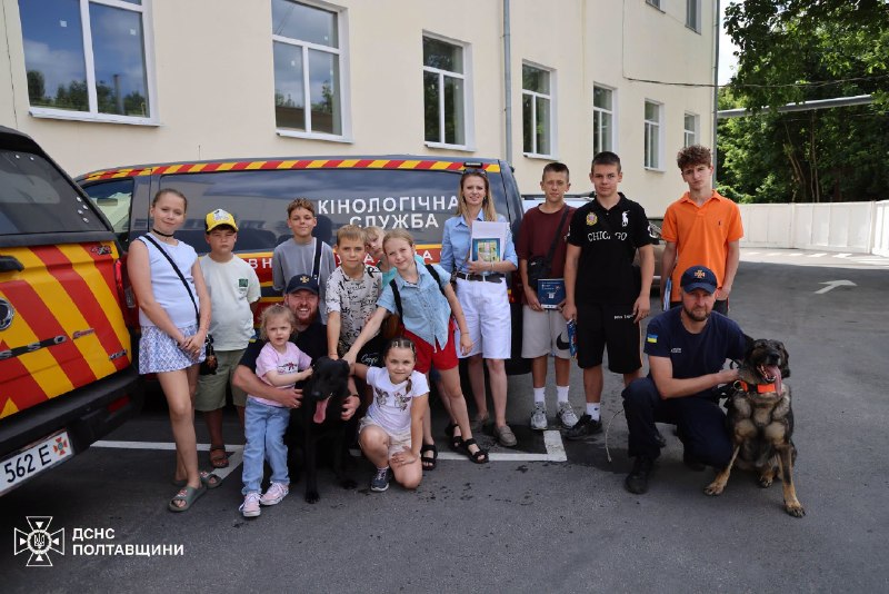 🚒 👫Полтавські рятувальники навчали дітей правилам безпеки
Малеча побувала на пожежно-технічній виставці 🚒 👫Полтавські рятувальники навчали дітей правилам безпеки
Малеча побувала на пожежно-технічній виставці