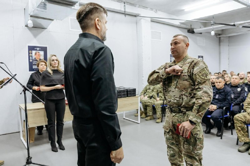 Заступник Міністра внутрішніх справ України Сергій Кобець вручив державні нагороди та відомчі відзнаки 83... Заступник Міністра внутрішніх справ України Сергій Кобець вручив державні нагороди та відомчі відзнаки 83...
