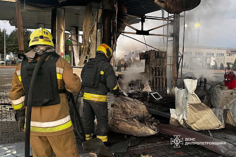 #Дніпропетровщині.1 загибла жінка та 3 поранених, внаслідок нічних російських атак #Дніпропетровщині.1 загибла жінка та 3 поранених, внаслідок нічних російських атак