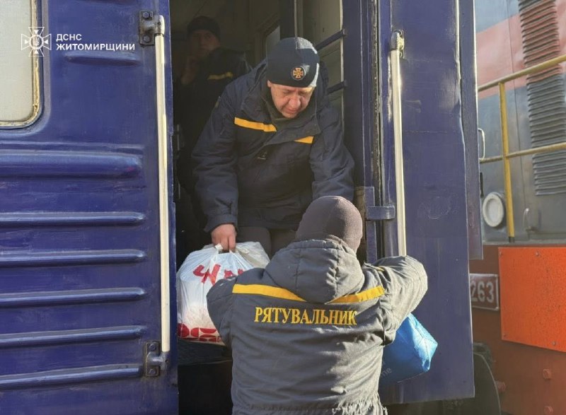 🚂На Житомирщину прибув черговий евакуаційний потяг
▫️10 літніх людей із геріатричного пансіонату прифронтових... 🚂На Житомирщину прибув черговий евакуаційний потяг
▫️10 літніх людей із геріатричного пансіонату прифронтових...