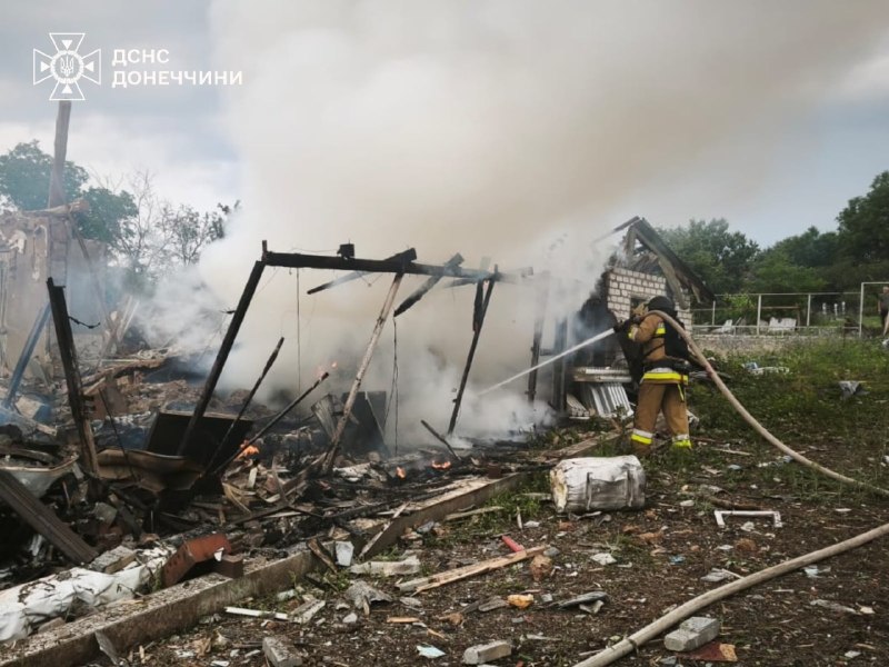 ⚠️ Донеччина: рятувальники деблокували тіла двох загиблих з-під завалів зруйнованого будинку ⚠️ Донеччина: рятувальники деблокували тіла двох загиблих з-під завалів зруйнованого будинку
