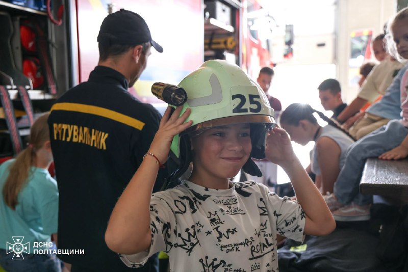 🚒 👫Полтавські рятувальники навчали дітей правилам безпеки
Малеча побувала на пожежно-технічній виставці 🚒 👫Полтавські рятувальники навчали дітей правилам безпеки
Малеча побувала на пожежно-технічній виставці