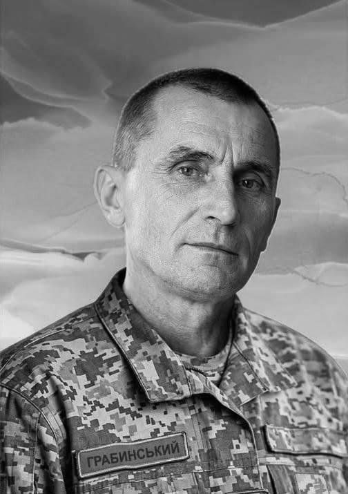 Щоденно о 9 годині – загальнонаціональна хвилина мовчання. Зупиніться, де б ви не були Щоденно о 9 годині – загальнонаціональна хвилина мовчання. Зупиніться, де б ви не були