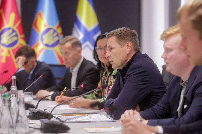 🇺🇦🇪🇪 Провів зустріч у Києві з Міністром оборони Естонії Ханно Певкуром. 🇺🇦🇪🇪 Провів зустріч у Києві з Міністром оборони Естонії Ханно Певкуром.