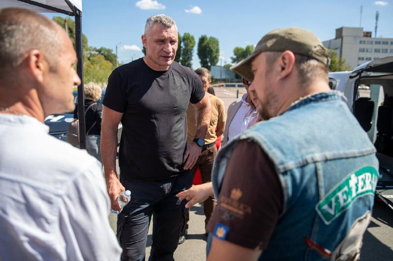 Відкрили у столиці першу в Україні комунальну спеціалізовану автошколу для ветеранів та ветеранок з інвалідністю Відкрили у столиці першу в Україні комунальну спеціалізовану автошколу для ветеранів та ветеранок з інвалідністю