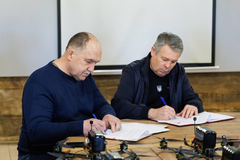 Продовжуємо підтримувати наші Збройні Сили, які боронять Харківщину.
⏺ Сьогодні передали чергову партію дронів прикордонникам Продовжуємо підтримувати наші Збройні Сили, які боронять Харківщину.
⏺ Сьогодні передали чергову партію дронів прикордонникам