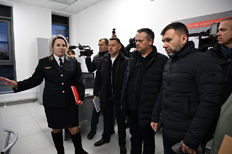 😡"Азовське кільце" та електричка до Донецька: окупанти розповіли про логістичні плани в Маріуполі 😡"Азовське кільце" та електричка до Донецька: окупанти розповіли про логістичні плани в Маріуполі