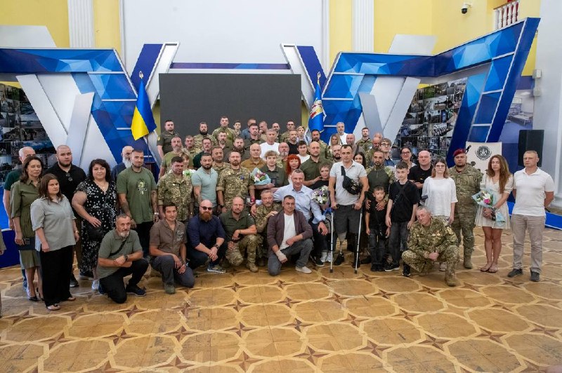 Напередодні 35-ї річниці Незалежності України вручив 61 відзнаку Київського міського голови - медалі «Честь Напередодні 35-ї річниці Незалежності України вручив 61 відзнаку Київського міського голови - медалі «Честь