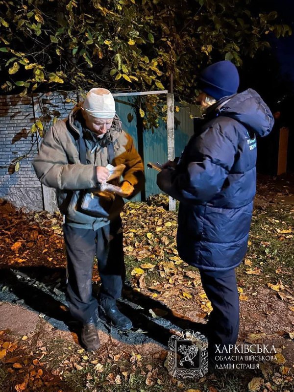 ➡️ Продовжуємо усувати наслідки російських атак на Харківщині
Спільно з екстреними службами ➡️ Продовжуємо усувати наслідки російських атак на Харківщині
Спільно з екстреними службами