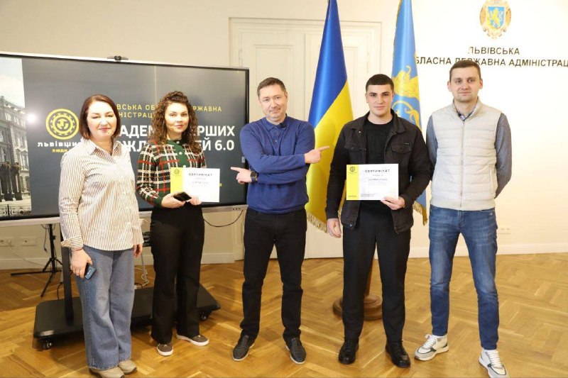 А що там взагалі роблять у Львівській обласній державній адміністрації? А що там взагалі роблять у Львівській обласній державній адміністрації?