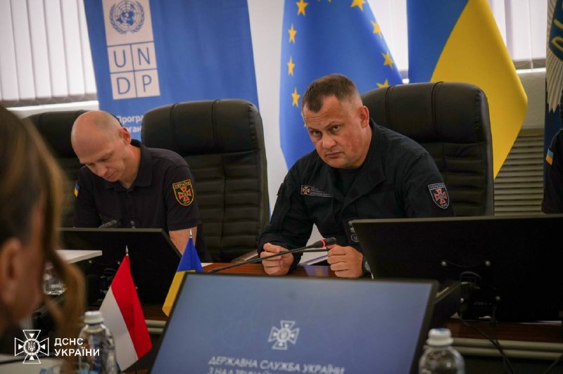 Рятувальники ДСНС отримали 25 навчальних медичних наборів із надання домедичної допомоги за підтримки ПРООН та Уряду Нідерландів Рятувальники ДСНС отримали 25 навчальних медичних наборів із надання домедичної допомоги за підтримки ПРООН та Уряду Нідерландів