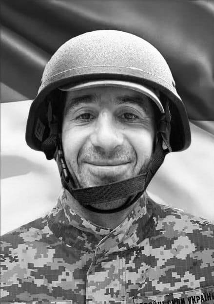 Щоденно о 9 годині – загальнонаціональна хвилина мовчання. Зупиніться, де б ви не були Щоденно о 9 годині – загальнонаціональна хвилина мовчання. Зупиніться, де б ви не були