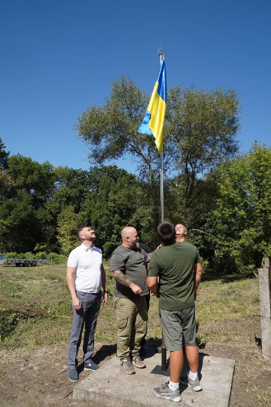 Над бджолофермою «Династія Рясних» тепер майорить Державний Прапор🇺🇦 Над бджолофермою «Династія Рясних» тепер майорить Державний Прапор🇺🇦