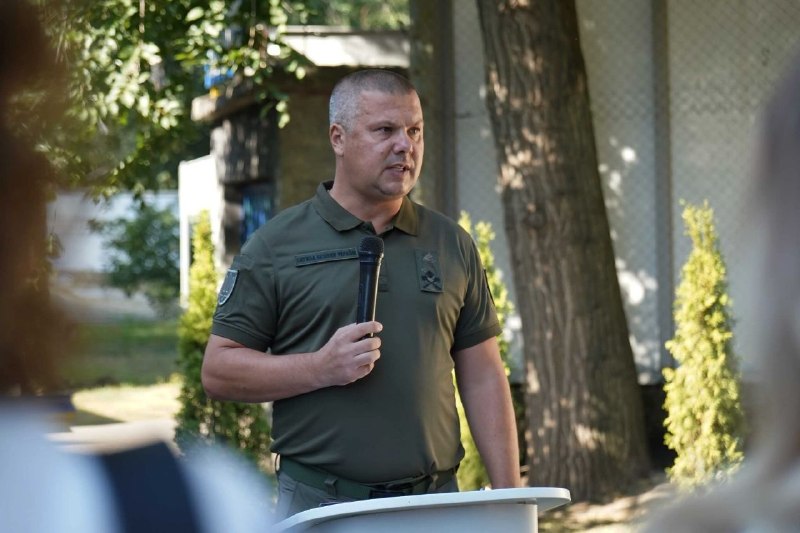 До Дня Незалежності України вручив нагороди на Алеї Захисників Луганщини До Дня Незалежності України вручив нагороди на Алеї Захисників Луганщини