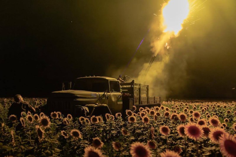 Код нашої держави - свобода і незалежність. Це те, що визначає нас як націю.
Ми тепер добре знаємо: незалежність не дається в подарунок Код нашої держави - свобода і незалежність. Це те, що визначає нас як націю.
Ми тепер добре знаємо: незалежність не дається в подарунок