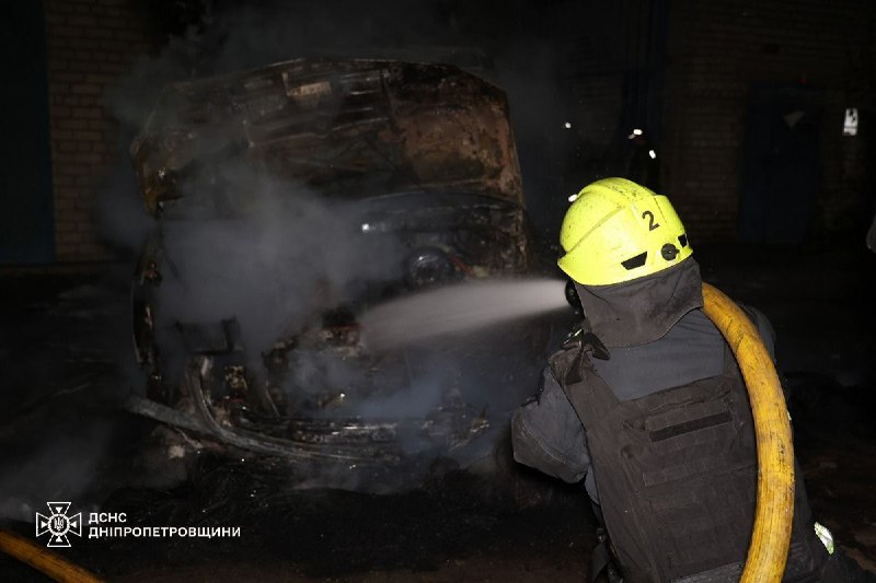 #Дніпропетровщина: рятувальники ліквідували наслідки нічної російської атаки БпЛА
📍 У Дніпрі через ворожу атаку 4 людей отримали поранення #Дніпропетровщина: рятувальники ліквідували наслідки нічної російської атаки БпЛА
📍 У Дніпрі через ворожу атаку 4 людей отримали поранення
