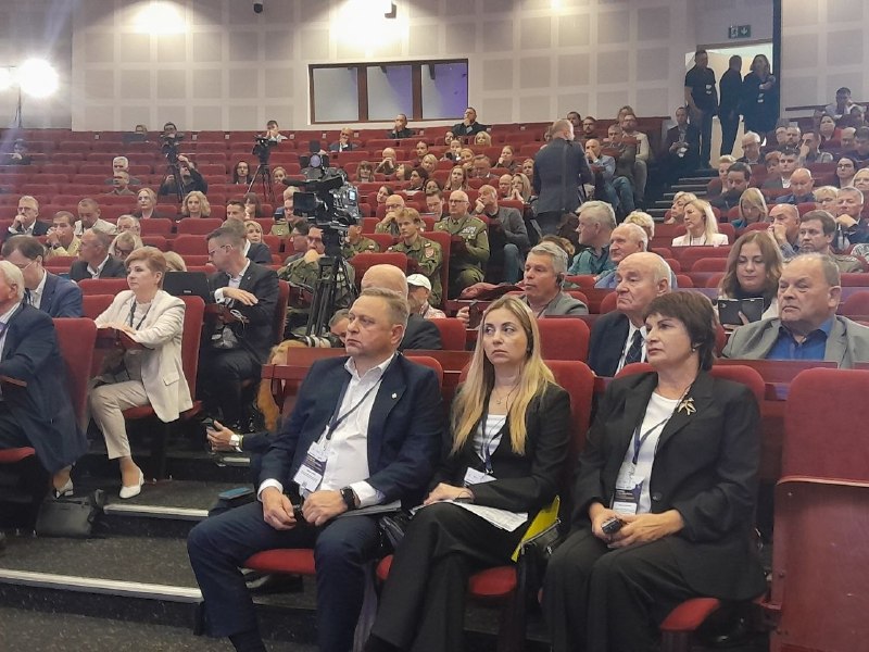 Досвід Херсонщини у кризовому управлінні представили на міжнародній конференції у Польщі 🇵🇱🇺🇦 Досвід Херсонщини у кризовому управлінні представили на міжнародній конференції у Польщі 🇵🇱🇺🇦