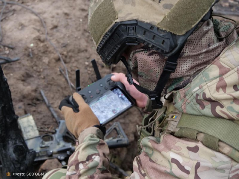 Колись це були ігри, карти та дрони для розваги.
Тепер - це інструмент, який допомагає берегти життя своїх. Колись це були ігри, карти та дрони для розваги.
Тепер - це інструмент, який допомагає берегти життя своїх.