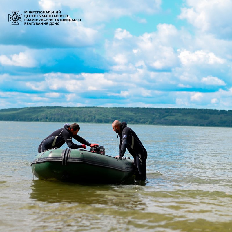 На Харківщині водолази-сапери Міжрегіонального центру гуманітарного розмінування та швидкого реагування ДСНС обстежують водойми На Харківщині водолази-сапери Міжрегіонального центру гуманітарного розмінування та швидкого реагування ДСНС обстежують водойми