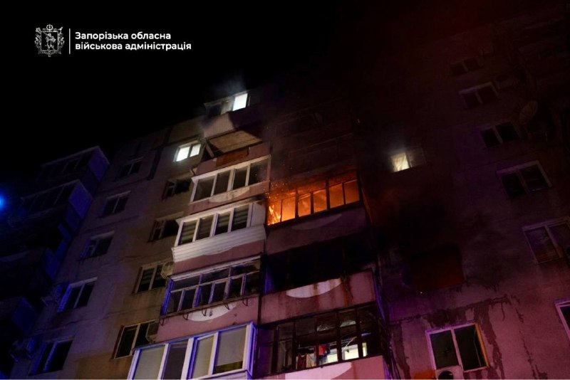 Наразі триває рятувальна операція після влучання в багатоповерхівку Наразі триває рятувальна операція після влучання в багатоповерхівку