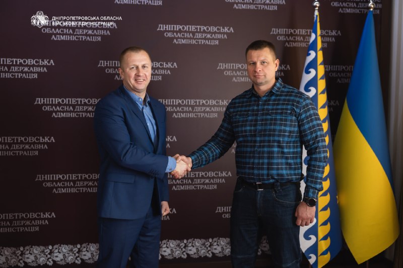 Зустрівся із заступником Міністра молоді та спорту України Олексієм Нікітенком, який сьогодні приїхав на Дніпропетровщину. Зустрівся із заступником Міністра молоді та спорту України Олексієм Нікітенком, який сьогодні приїхав на Дніпропетровщину.