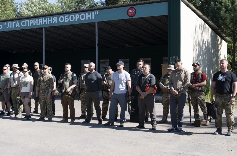 Сьогодні на Житомирщині відбувся стрілецький турнір, який об'єднав 35 учасників із Житомирської, Київської та Хмельницької областей Сьогодні на Житомирщині відбувся стрілецький турнір, який об'єднав 35 учасників із Житомирської, Київської та Хмельницької областей