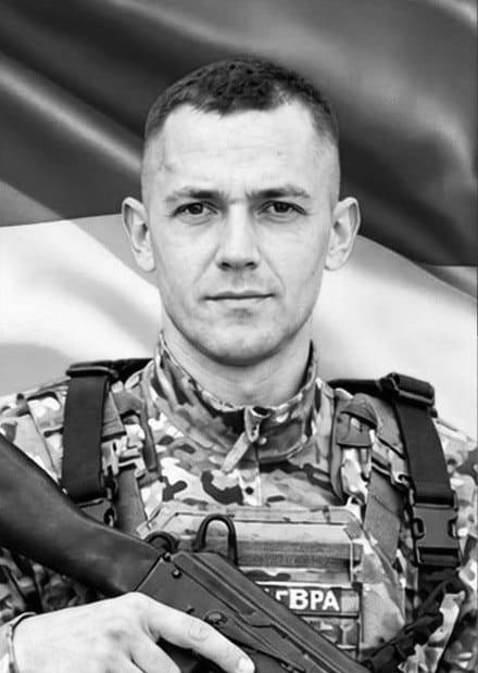 Щоденно о 9 годині – загальнонаціональна хвилина мовчання. Зупиніться, де б ви не були Щоденно о 9 годині – загальнонаціональна хвилина мовчання. Зупиніться, де б ви не були
