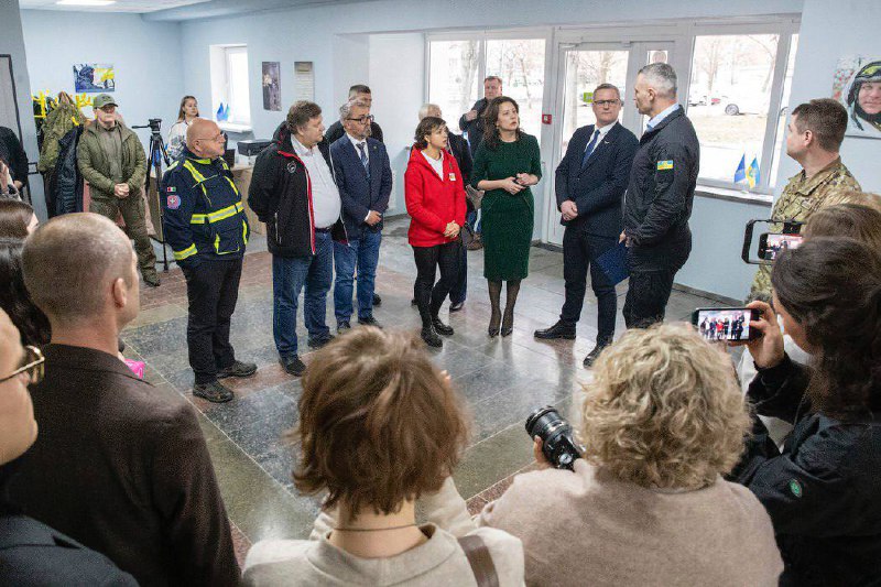 Разом з мером Риги Вієстурсом Кляйнберґсом відкрили в Дарницькому районі Центр комплексної підтримки для ветеранів та їх родин «Київ Мілітарі Хаб» Разом з мером Риги Вієстурсом Кляйнберґсом відкрили в Дарницькому районі Центр комплексної підтримки для ветеранів та їх родин «Київ Мілітарі Хаб»