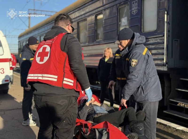 🚂На Житомирщину прибув черговий евакуаційний потяг
▫️10 літніх людей із геріатричного пансіонату прифронтових... 🚂На Житомирщину прибув черговий евакуаційний потяг
▫️10 літніх людей із геріатричного пансіонату прифронтових...