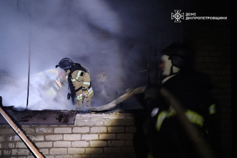 #Дніпропетровщина: рятувальники ліквідували наслідки нічної російської атаки БпЛА
📍 У Дніпрі через ворожу атаку 4 людей отримали поранення #Дніпропетровщина: рятувальники ліквідували наслідки нічної російської атаки БпЛА
📍 У Дніпрі через ворожу атаку 4 людей отримали поранення
